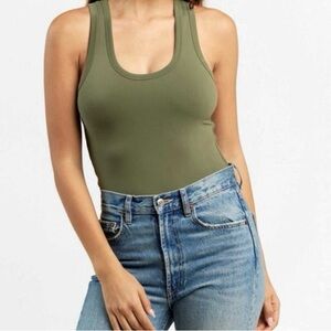 Nuuds seamless scoop neck bodysuit 
Xs